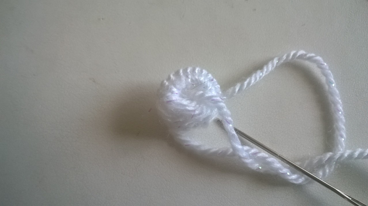 Keeruga nööpaugupiste, äär jääb tugevam ja ilusam